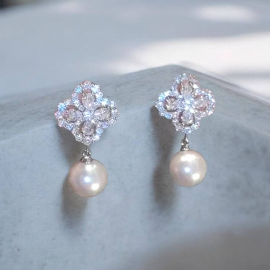 Clover Pearl Earrings