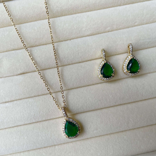 Royal Emerald Pendant Set
